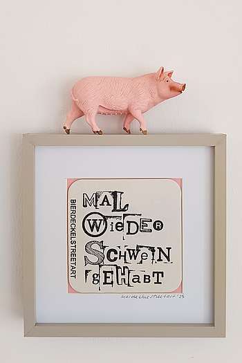 mal wieder schwein gehabt  copyright by bierdeckelstreetart
