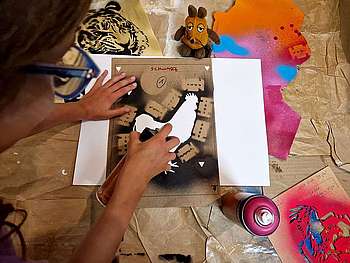 Kids Street Art Stencil Workshop (c) HUETTE38 2024