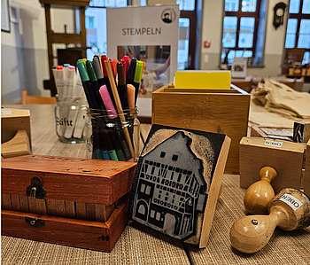 In der Druckwerkstatt im Lutherhaus Eisenach können Kinder, Jugendliche und Erwachsene verschiedene Drucktechniken kennenlernen. Foto: Lydia Schindler